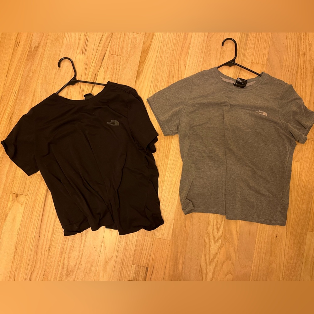 North face t shirts (2)